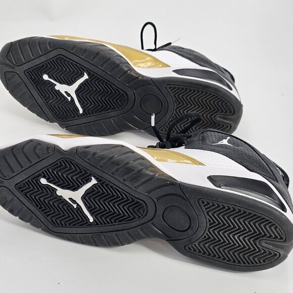 Athletic_Shoes